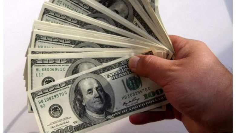 Dólar se mantiene en alza a $3.317.67