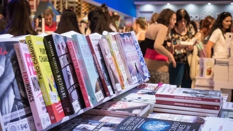 Narradores y editoriales internacionales estarán presentes en la primera feria del libro, FILBAC 2024