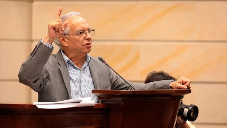 Ministro de Hacienda, Ricardo Bonilla, renuncia en medio de escándalo en la Ungrd