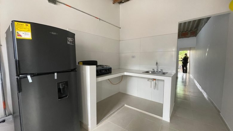 Familias de José Antonio Galán, Ciudad Modesto y Barlovento prendieron velitas con casa renovada
