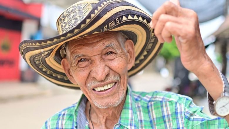 1,6 millones de adultos mayores en pobreza extrema reciben $226 mil millones en transferencias monetarias