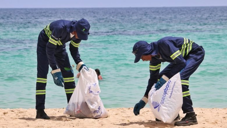 En Cartagena, jornada de limpieza en las playas de Bocagrande