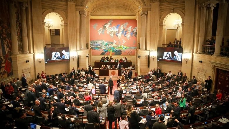 Sector de oposición presenta propuesta alterna de presupuesto por $596 billones