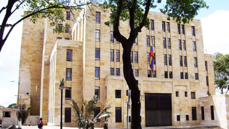 Exitosa colocación de títulos TES en pesos y UVR en dos primeras subastas de 2025, informó MinHacienda