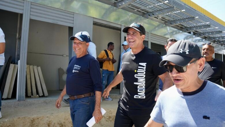 Alcalde Char anuncia entrega de la primera etapa del mercado público El Playón