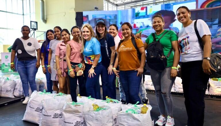 Alcaldía de Barranquilla entrega paquetes alimentarios a la primera infancia en riesgo nutricional