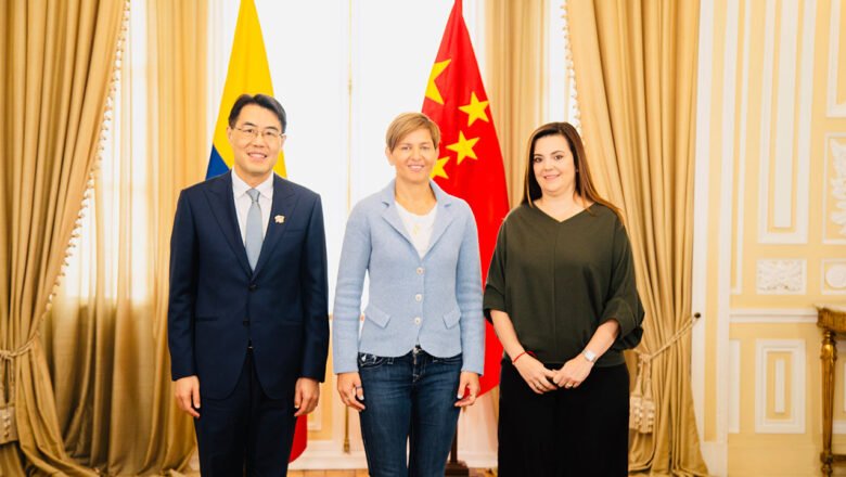 China fortalece lazos con Colombia mediante donación para mejorar la calidad de vida de las personas mayores en Mompox y Planeta Rica