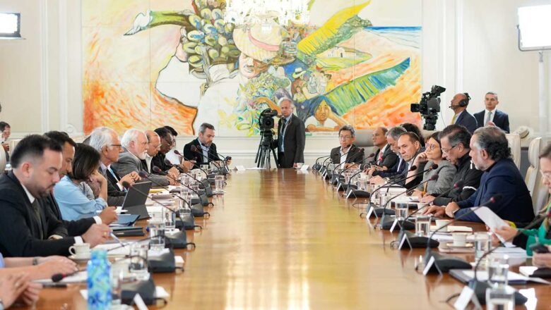 Presidente Petro anuncia cambios en la transmisión de televisión de los consejos de ministros