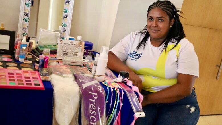 Éxito en ventas y nuevas oportunidades para las mujeres ‘De la Mano con la Primera’ en el Carnaval de Barranquilla