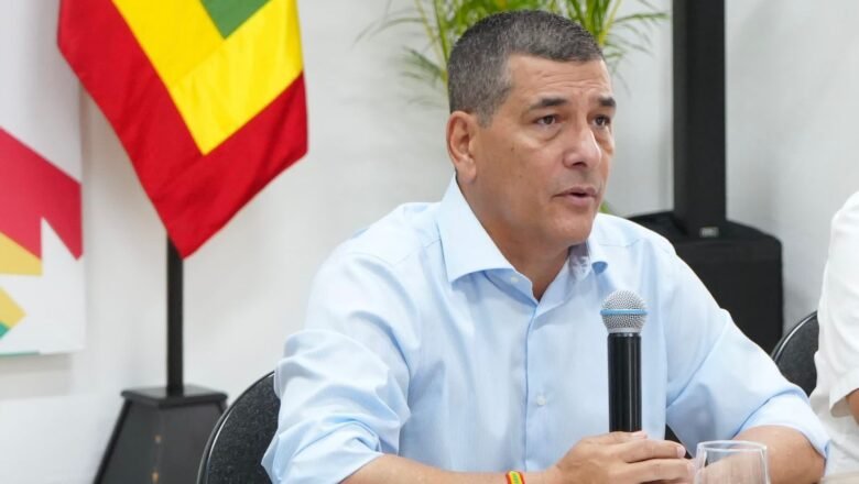 Alcalde Dumek Turbay radica el nuevo POT de Cartagena ante las autoridades ambientales