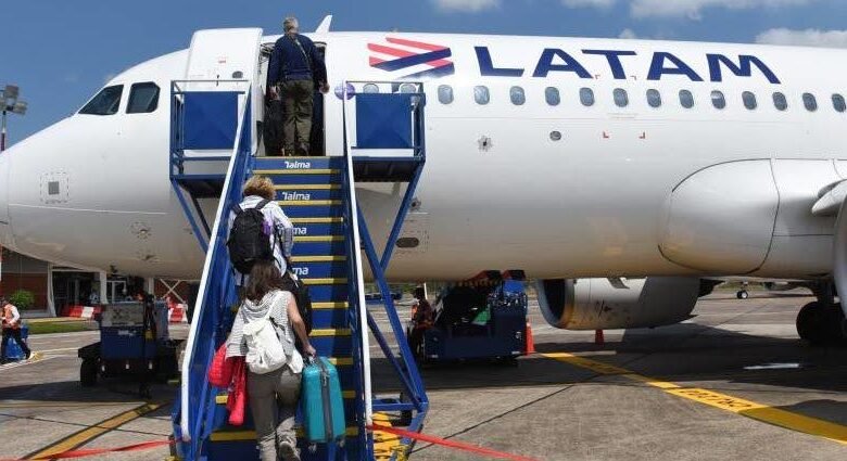 LATAM fortalece su operación en Medellín con 245.554 sillas mensuales proyectando crecimiento de 8% en capacidad para 2026