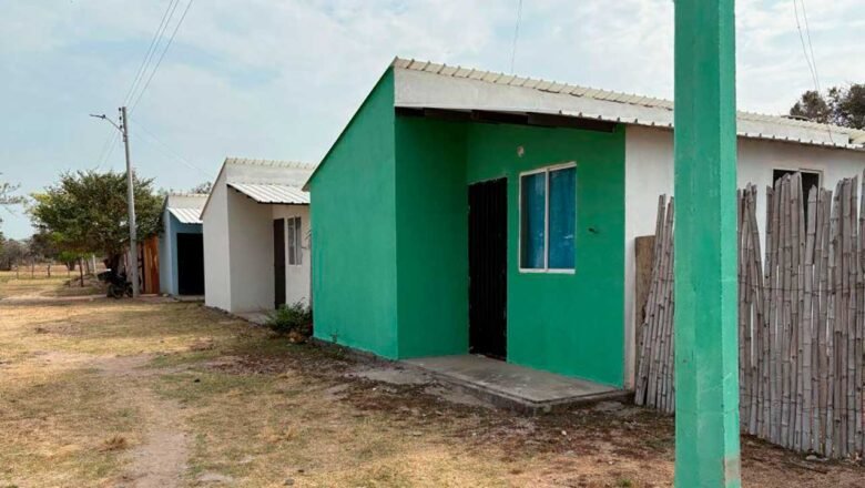 Con millonaria inversión, gobierno entregó 200 viviendas rurales en cinco municipios del sur de Bolívar