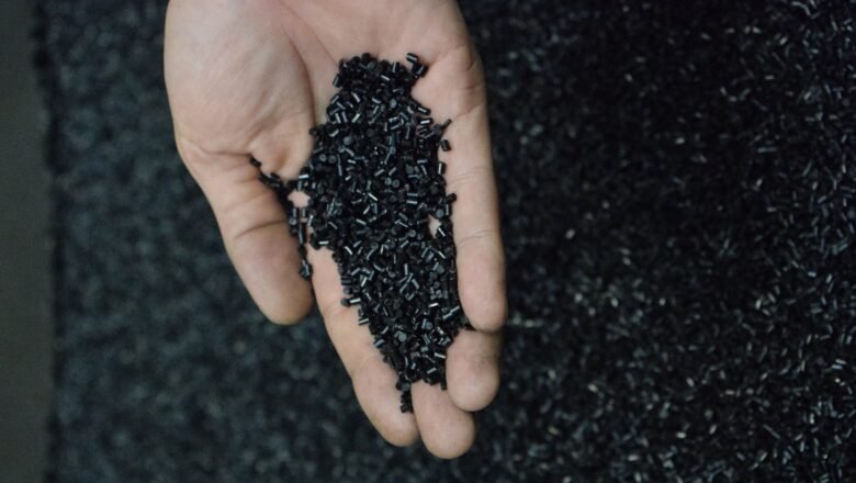 Sector empresarial en Colombia incorpora plástico reciclado de Aparatos Eléctricos y Electrónicos (RAEE) en sus procesos industriales