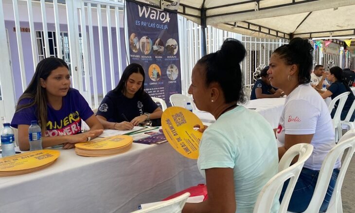 Senado busca humanizar la atención del servicio al cliente