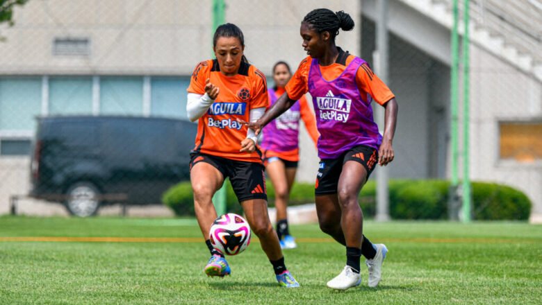 Colombia femenina ya entrena en Seul