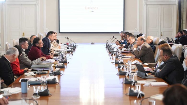 Consulta popular por decreto sigue vigente hasta que surta conciliación de la reforma laboral: presidente Petro