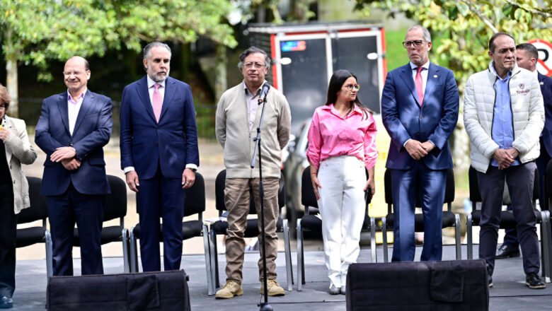 Gobierno propone revivir a Telecom para operar red de fibra óptica en Colombia