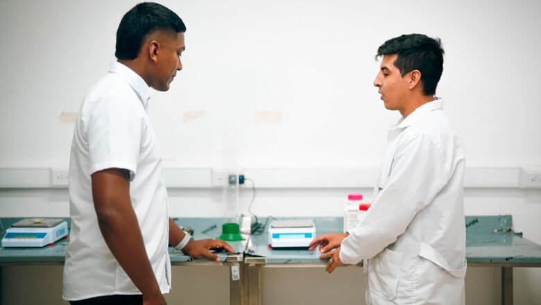 Con 19 universidades públicas enseñando medicina y 222 especializaciones médico-quirúrgicas, el Gobierno impulsa la salud desde la educación