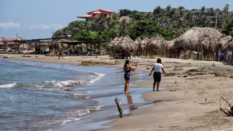 Gobierno ordena a sus funcionarios plan inmediato para recuperar playas