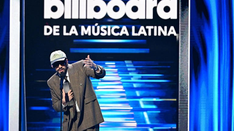 Bad Bunny gana en premios Billboard, artista latino del siglo XXI