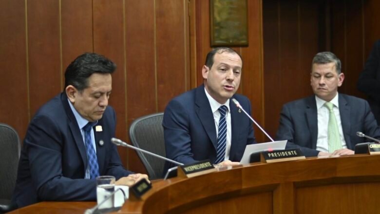 Sobre derechos sexuales de las mujeres, Senado cuestiona a Gobierno