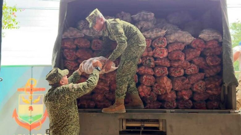 Gobierno transporta 600 toneladas de alimentos para Sucre