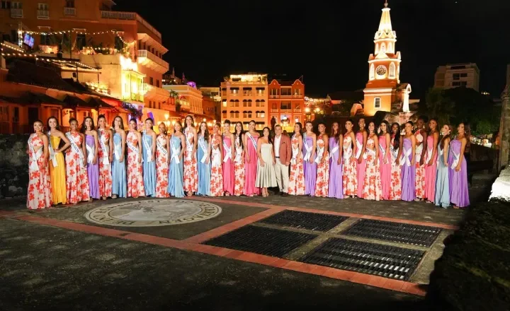 Alcalde Dumek Turbay entregó las llaves de Cartagena a candidatas del Concurso Nacional de Belleza