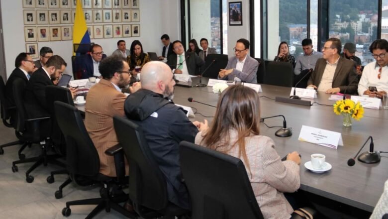 No hay acuerdo entre trabajadores y gremios para incremento del salario mínimo