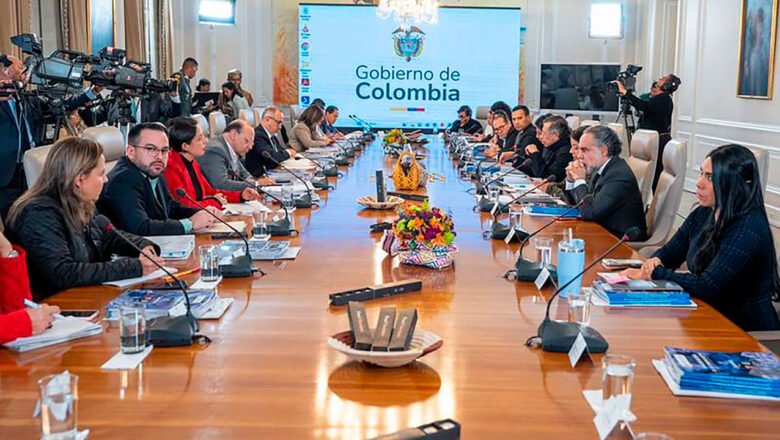 Gobierno ordena eliminar subsidios a la gasolina y limitar exportaciones de carne para proteger el bolsillo de los colombianos