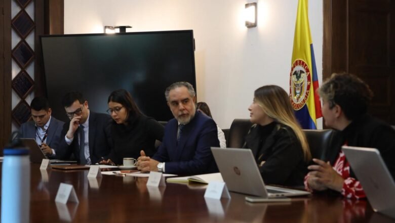 Gobierno nacional refuerza seguridad de quienes avanzan en la contienda presidencial