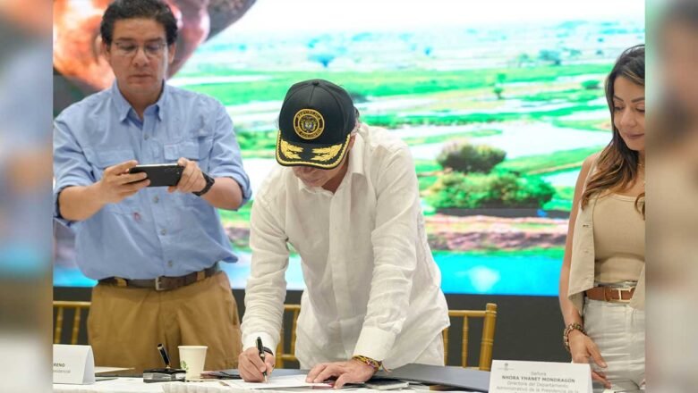 Petro firma la Ley de Jurisdicción Agraria, creada “para hacer la paz y beneficiar al campesinado”