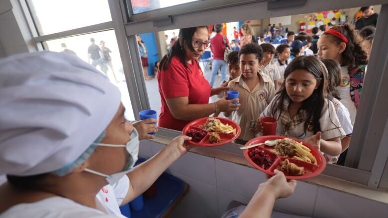 PAE en el Atlántico crece en inversión y beneficiará a 52.891 estudiantes en 2026