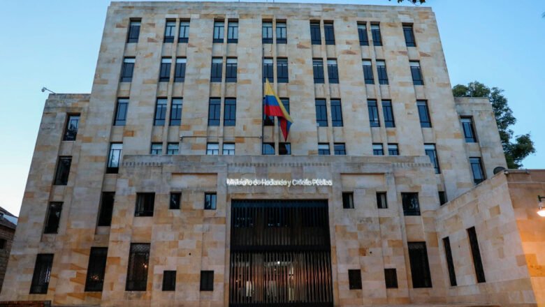Ministerio de Hacienda subastó hoy $6 billones de TES