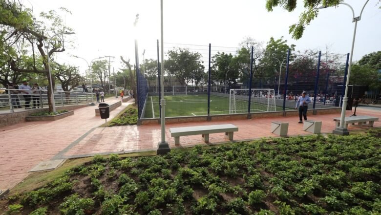 Con nuevo parque y cancha de fútbol en 7 de Abril, Distrito entrega nuevos espacios para los campeones del futuro