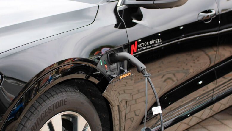 Gobierno busca simplificar conexión estaciones de carga de vehículos eléctricos a la red eléctrica