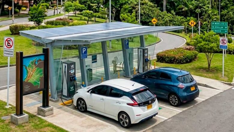 Producción de vehículos eléctricos, “uno de los éxitos de la descarbonización de la economía”: presidente Petro