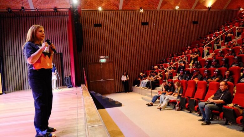 Alcaldía de Barranquilla certifica a 300 mujeres formadas en toma de decisiones y liderazgo