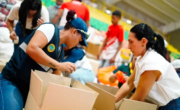 Cartagena recauda más de 12 toneladas en donaciones, en Coliseo Bernardo Caraballo hoy estará abierto hasta las 9:00 de la noche