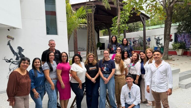 Barranquilla amplía la enseñanza del francés en colegios oficiales con L’École de BAQ 2.0