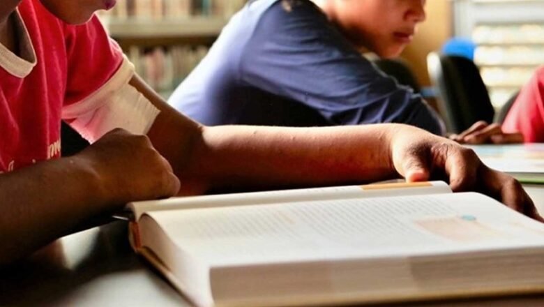 “La prioridad es que ningún niño o joven deje de estudiar”: Presidente De la Espriella en atención a zonas afectadas por el terremoto