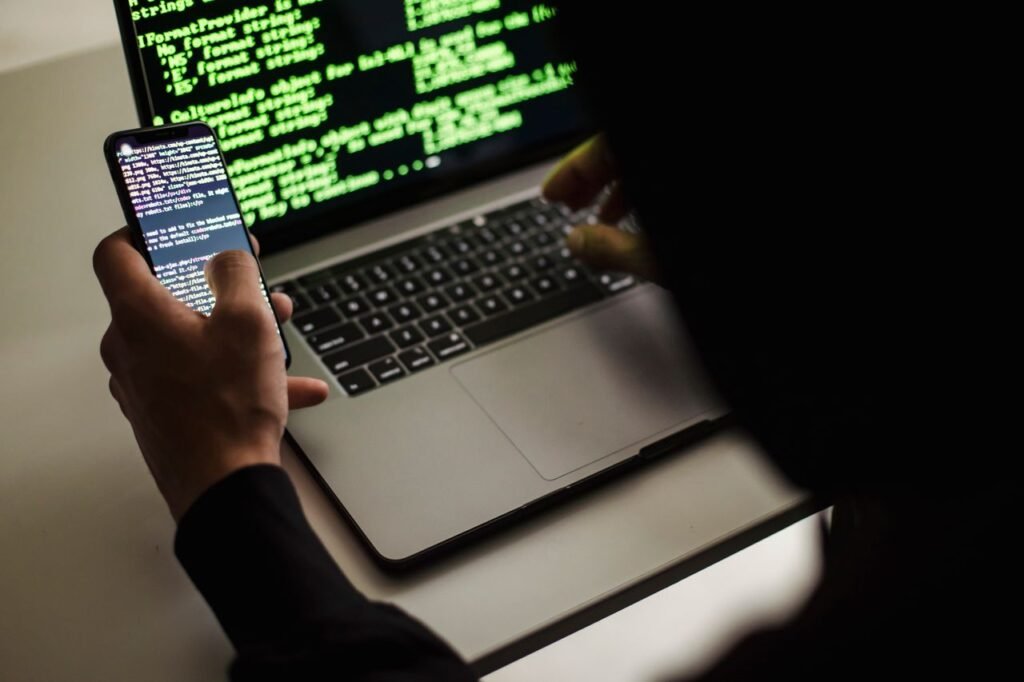 Un hacker tarda 48 horas en explotar una vulnerabilidad. ¿Por qué se necesitan 43 días para parcharla?
