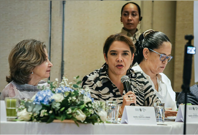 ​ ​ En Cali, Supersalud revisa avances y retos en la atención en salud un mes después del sismo